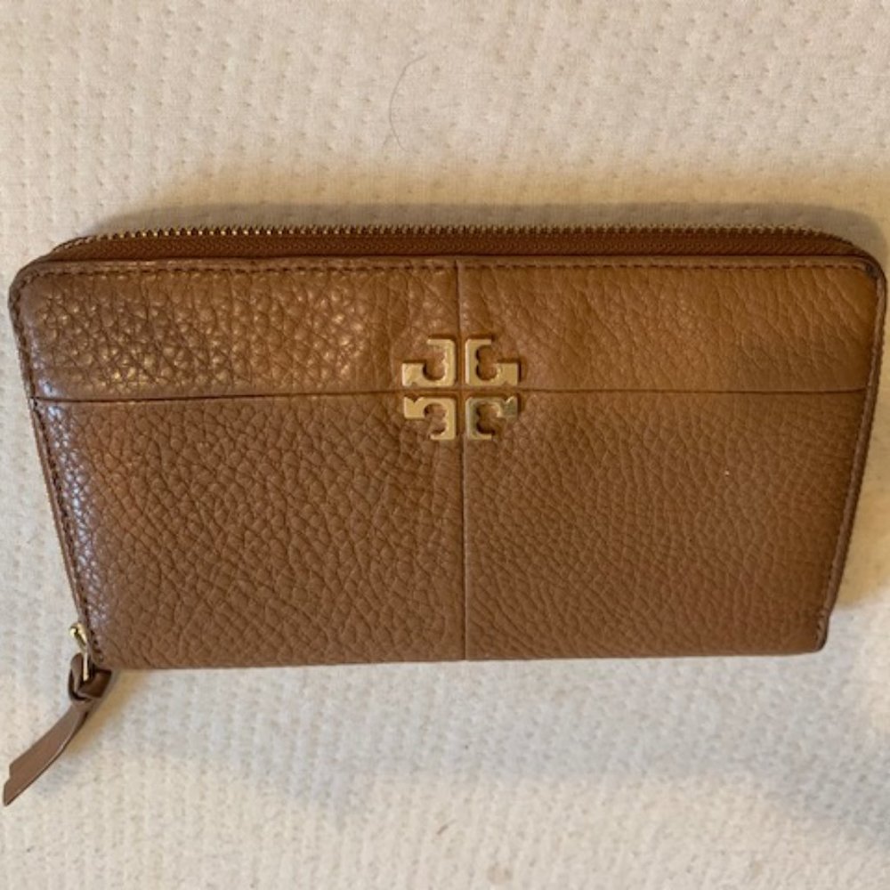 TORY BURCH TAN PEBBLED LEATHER WALLET